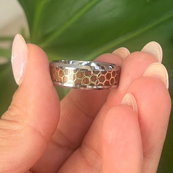 8MM HONEYCOMB CUT TUNGSTEN WEDDING BAND RING - Picture 3 of 11